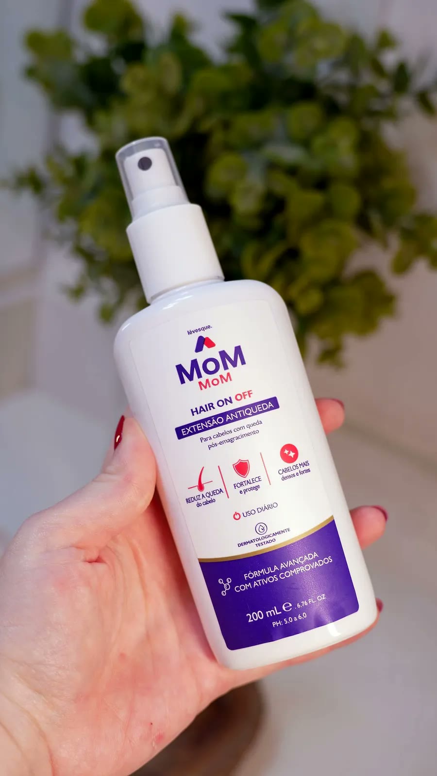 MoM MoM na mão